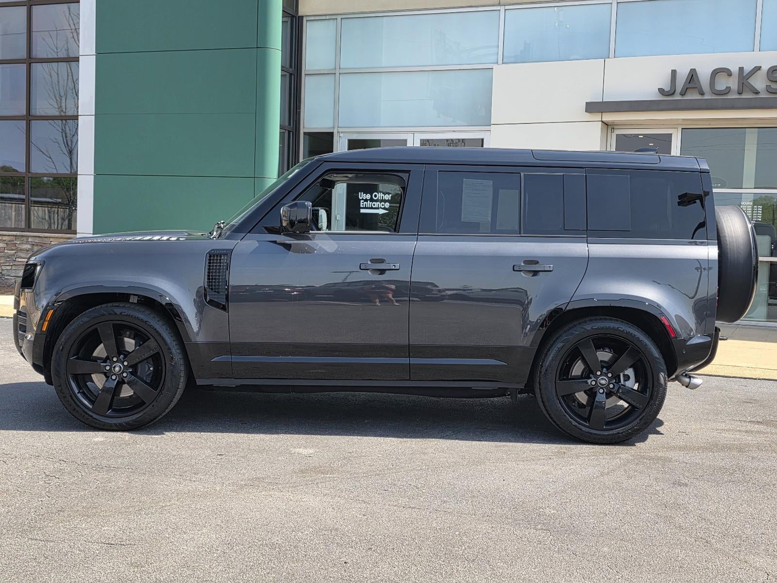 2025 Land Rover Defender 110 P500 X-Dynamic SE