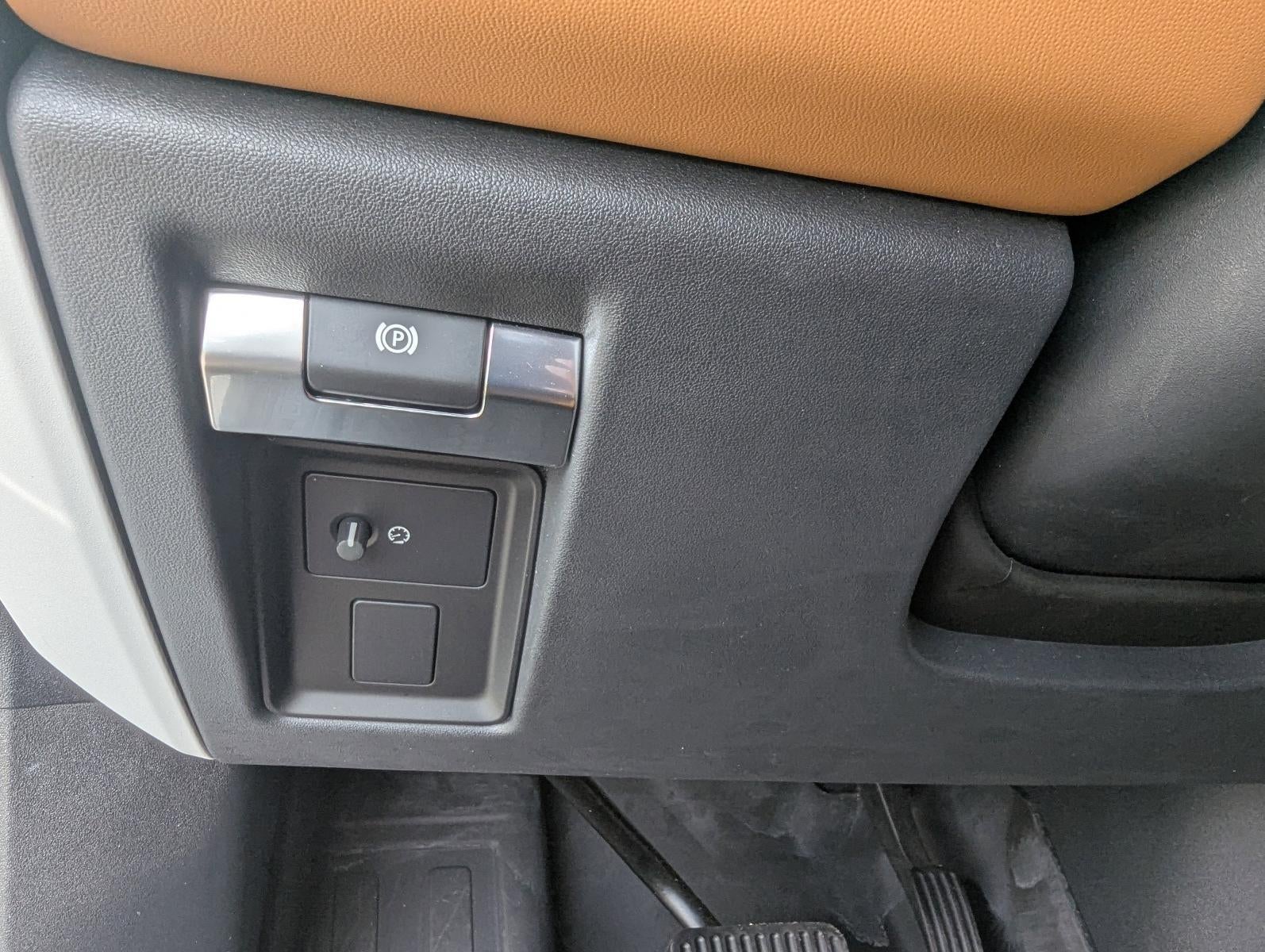 2024 Land Rover Defender 130 P400 S