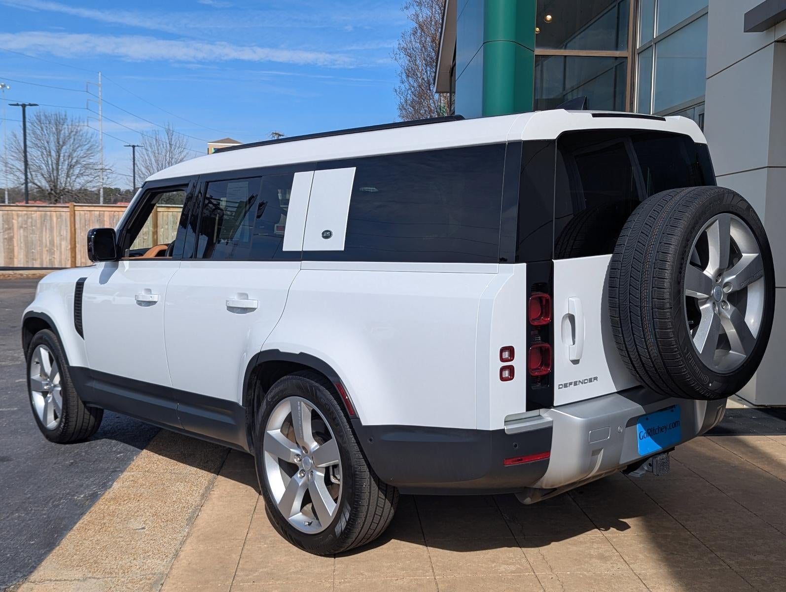 2024 Land Rover Defender 130 P400 S