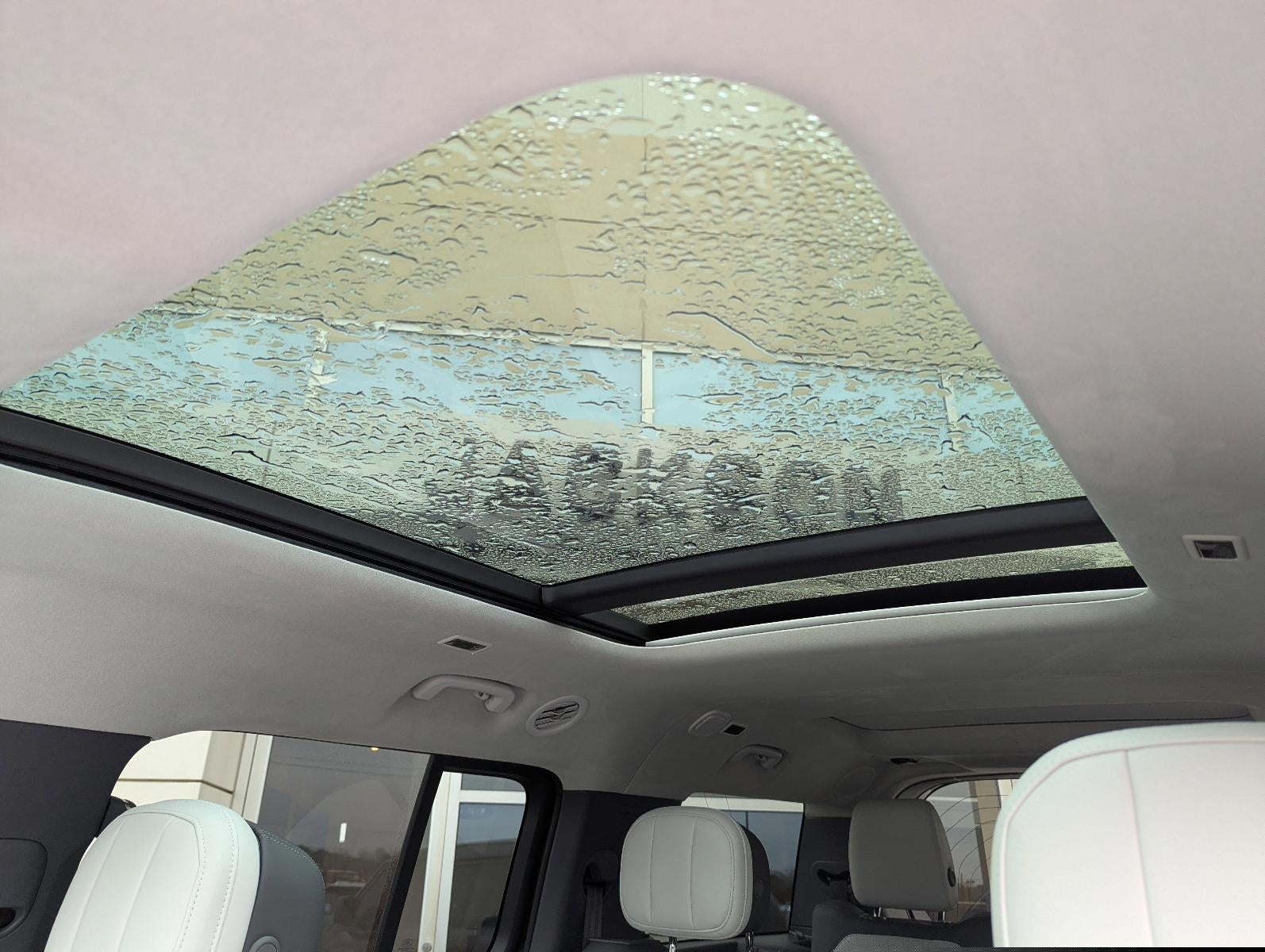 2025 Land Rover Defender 130 P500 V8