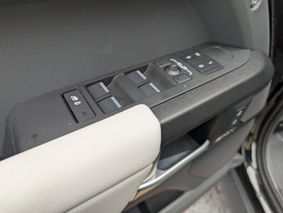 2025 Land Rover Defender 130 P500 V8