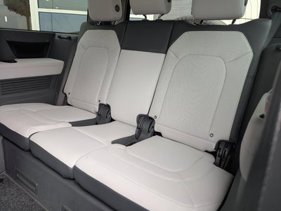 2025 Land Rover Defender 130 P500 V8