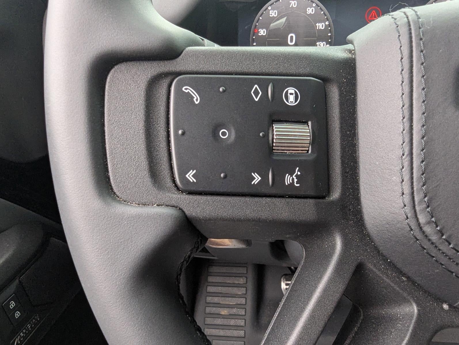 2025 Land Rover Defender 130 P500 V8