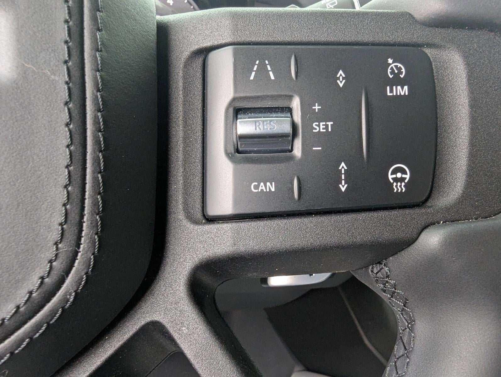 2025 Land Rover Defender 130 P500 V8