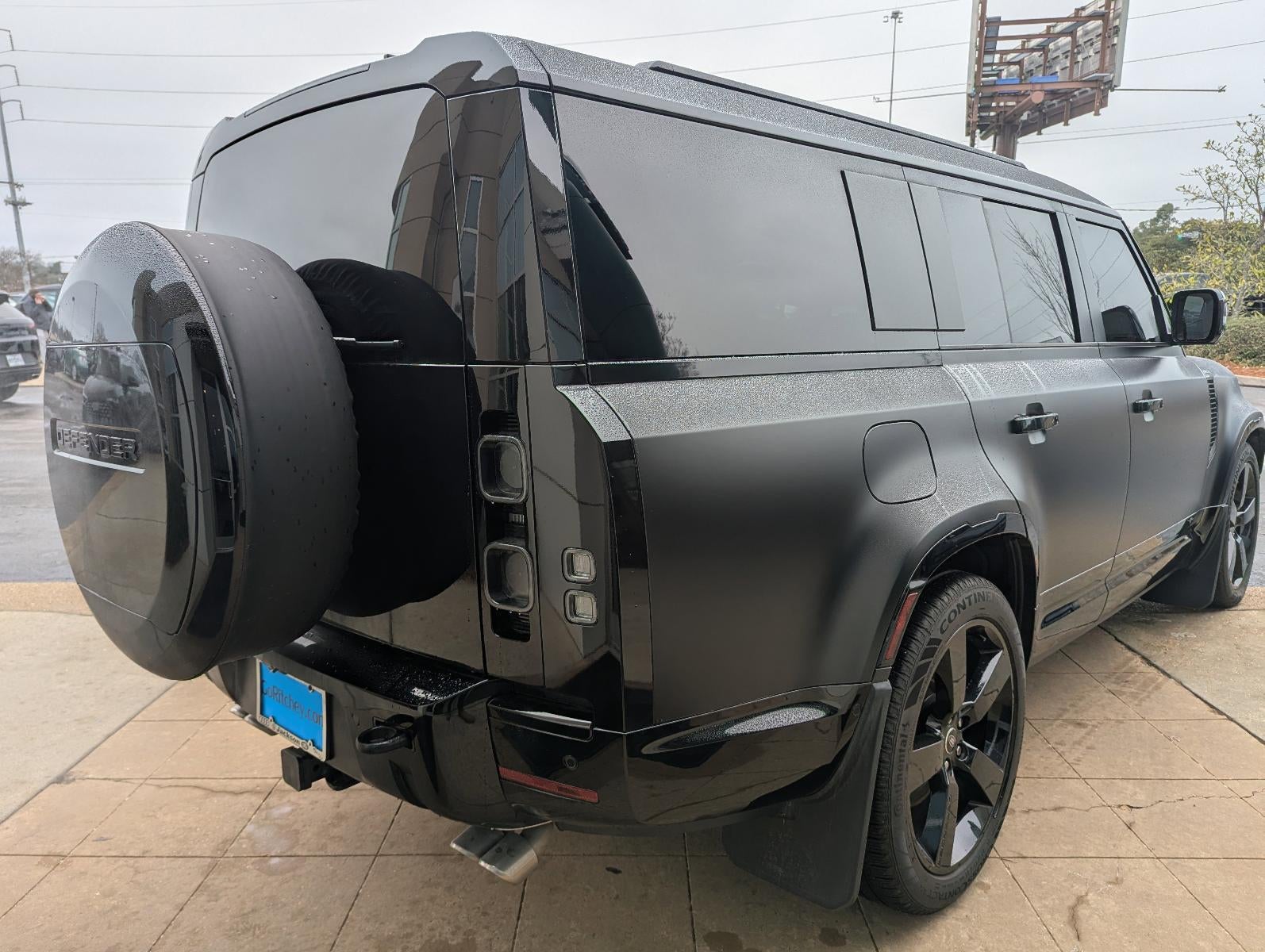 2025 Land Rover Defender 130 P500 V8