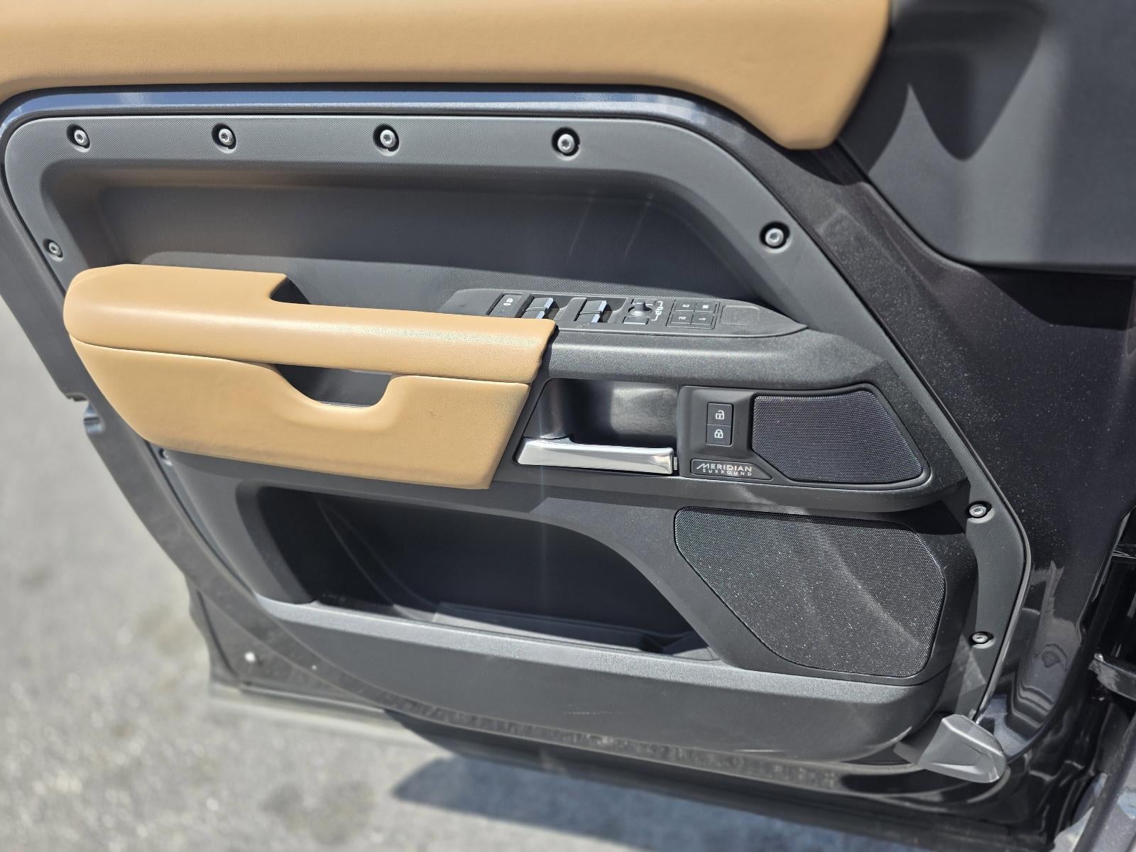 2025 Land Rover Defender 110 P400 X