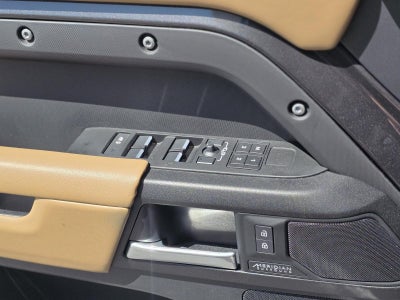 2025 Land Rover Defender 110 P400 X