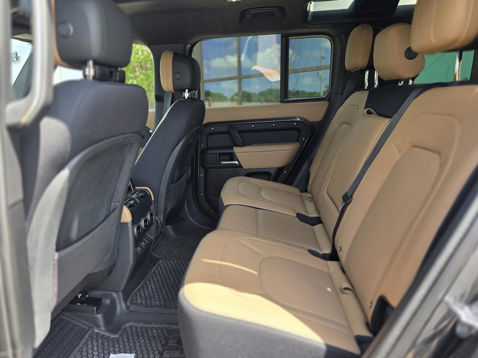 2025 Land Rover Defender 110 P400 X