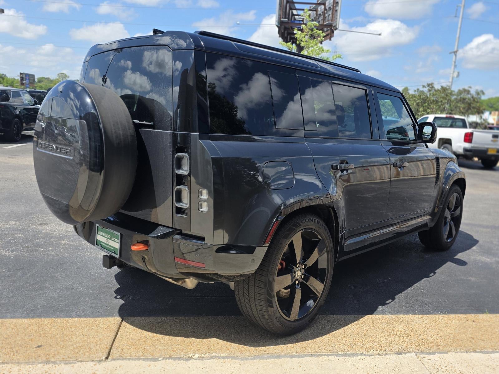2025 Land Rover Defender 110 P400 X