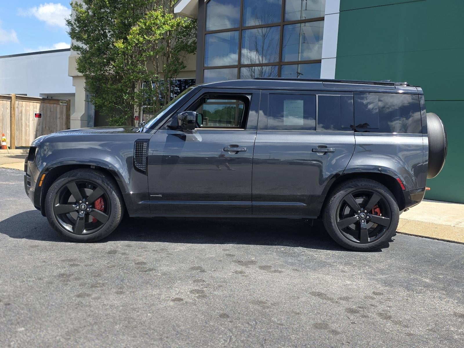 2025 Land Rover Defender 110 P400 X