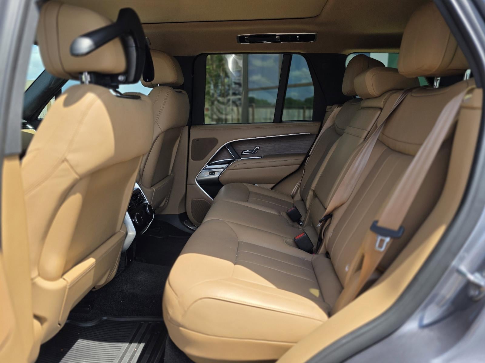 2025 Land Rover Range Rover P550e SE SWB