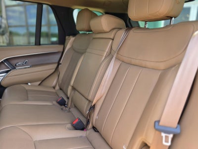 2025 Land Rover Range Rover P550e SE SWB