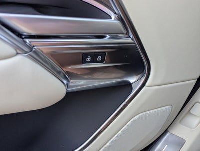 2025 Land Rover Range Rover P550e SE SWB