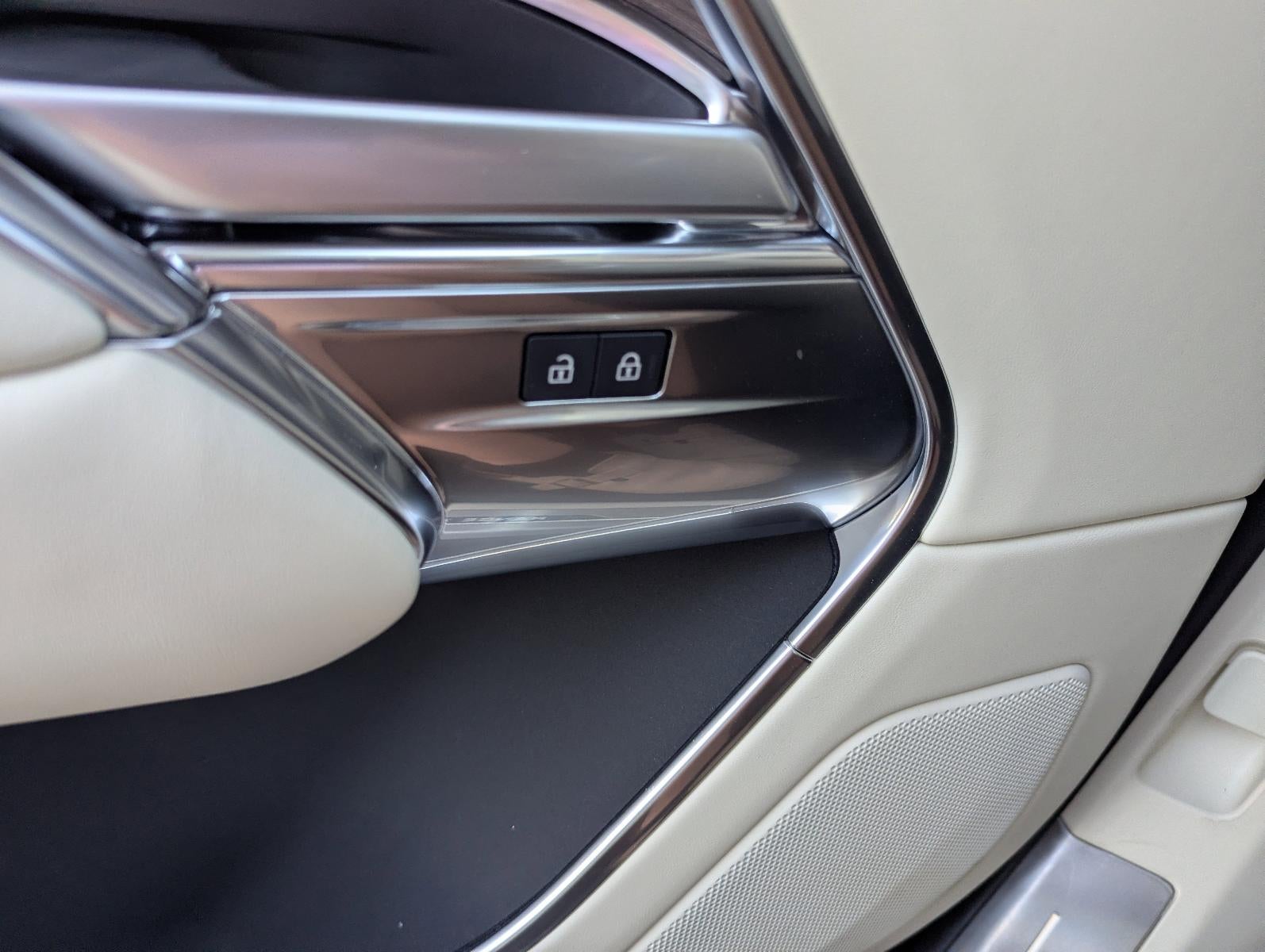 2025 Land Rover Range Rover P550e SE SWB