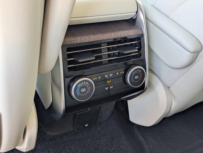 2025 Land Rover Range Rover P550e SE SWB