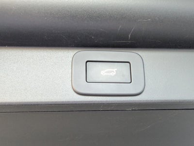 2025 Land Rover Range Rover P550e SE SWB