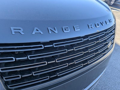 2025 Land Rover Range Rover P550e SE SWB