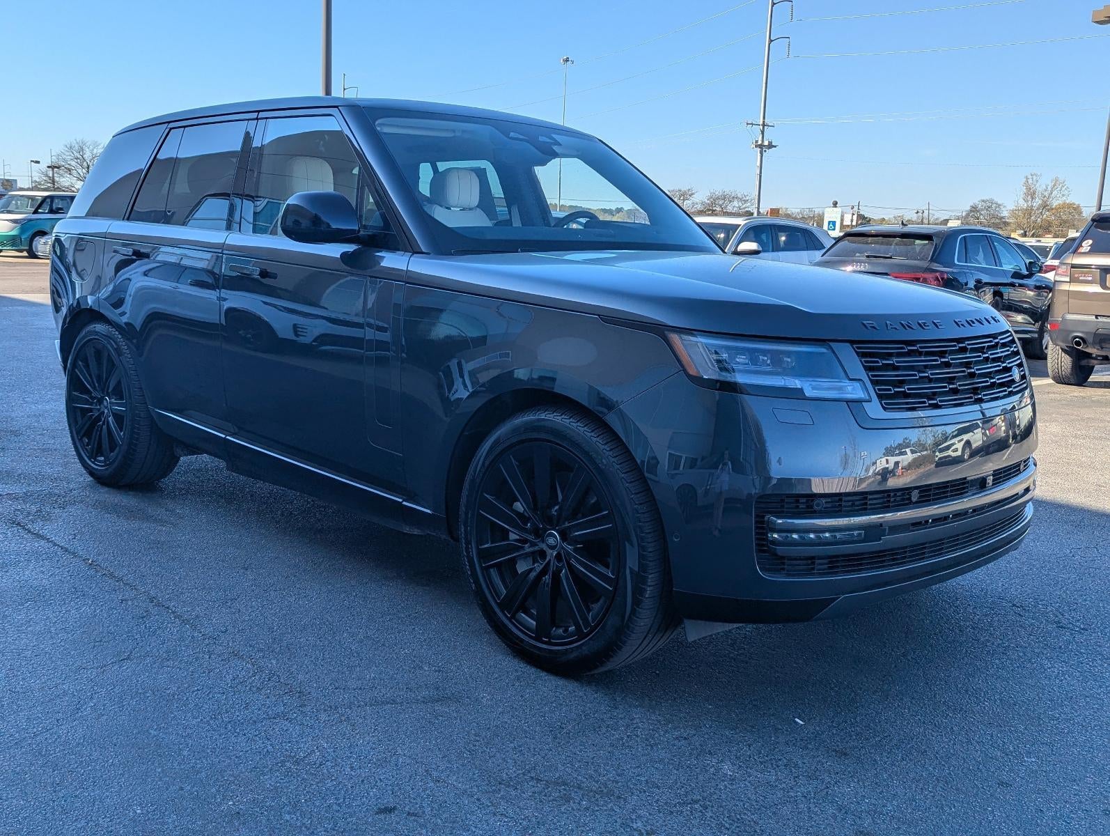 2025 Land Rover Range Rover P550e SE SWB