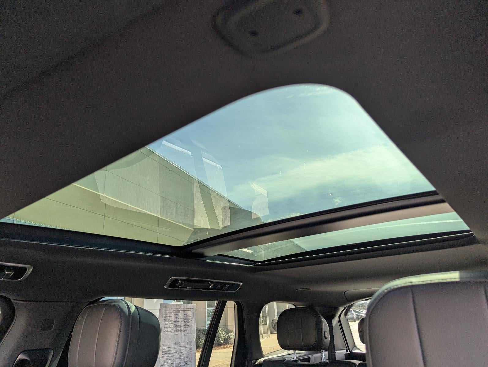 2023 Land Rover Range Rover P530 SE LWB 7 Seat