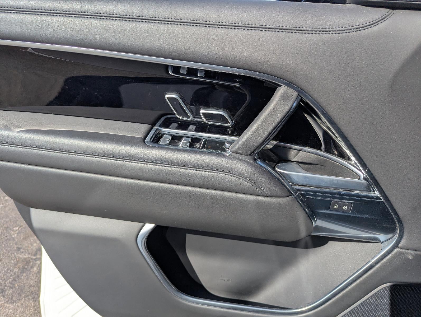 2023 Land Rover Range Rover P530 SE LWB 7 Seat