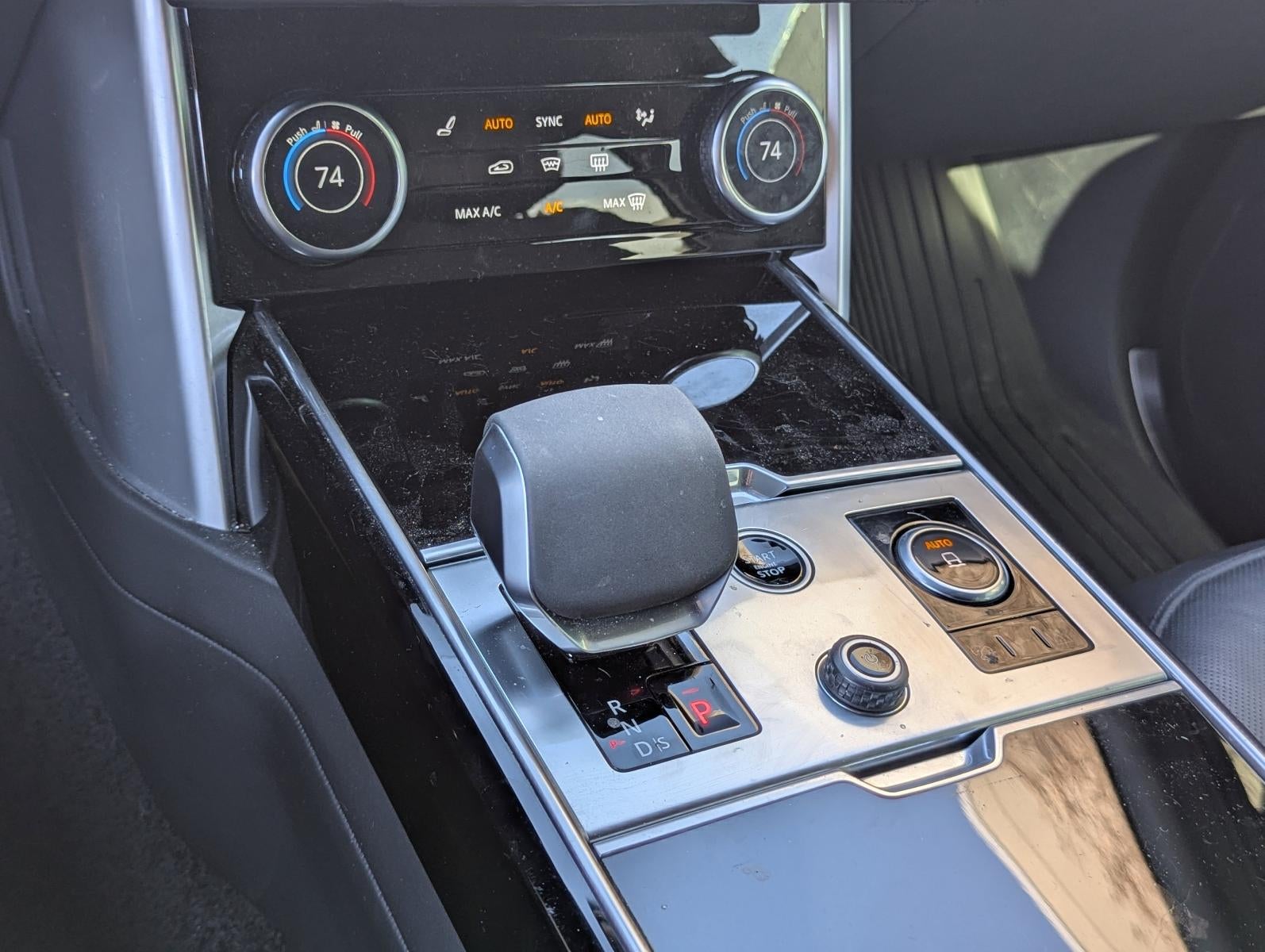 2023 Land Rover Range Rover P530 SE LWB 7 Seat