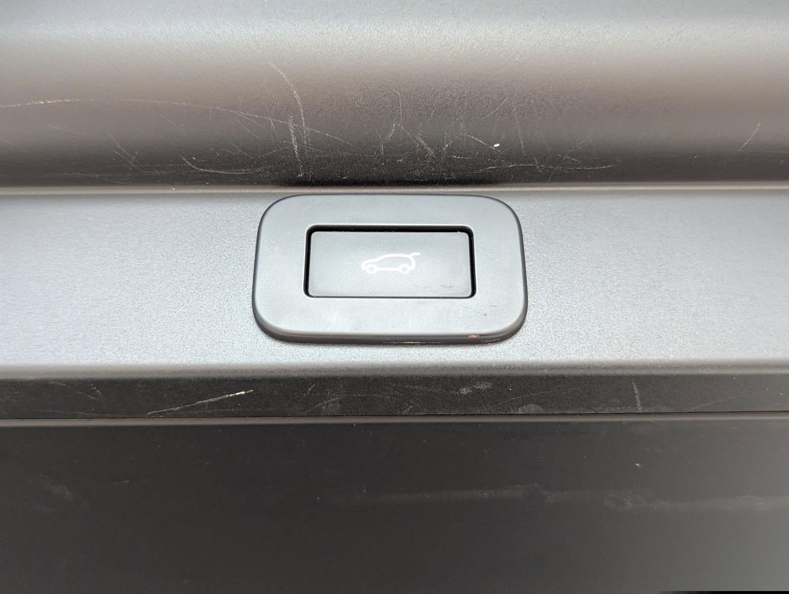 2023 Land Rover Range Rover P530 SE LWB 7 Seat