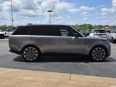 2023 Land Rover Range Rover P400 SE LWB 7 Seat