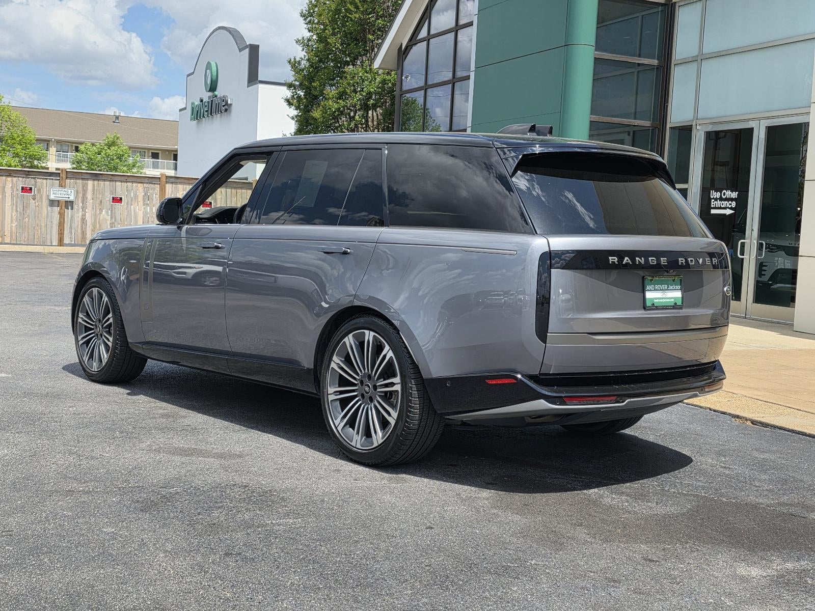 2023 Land Rover Range Rover P400 SE LWB 7 Seat
