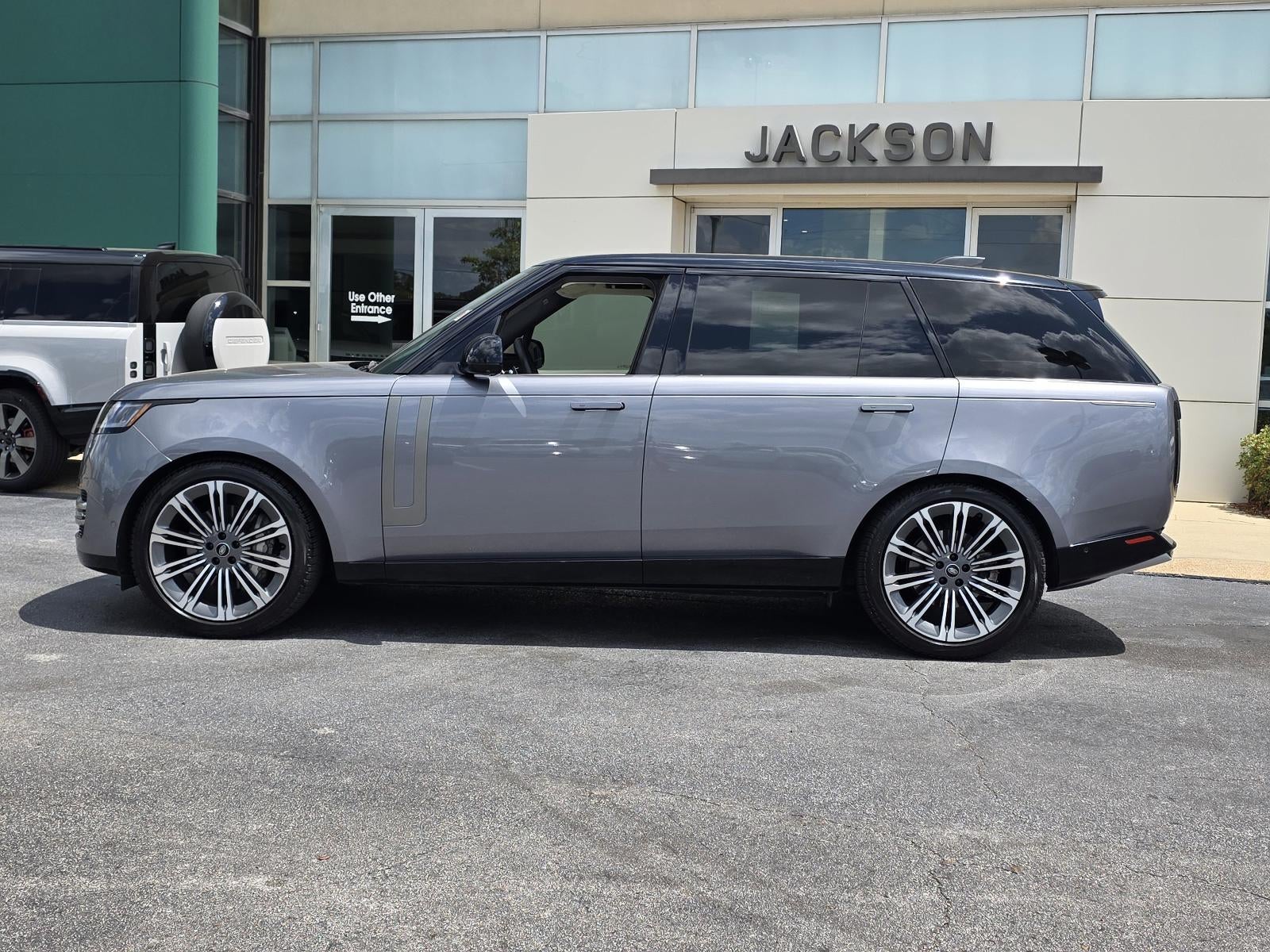 2023 Land Rover Range Rover P400 SE LWB 7 Seat