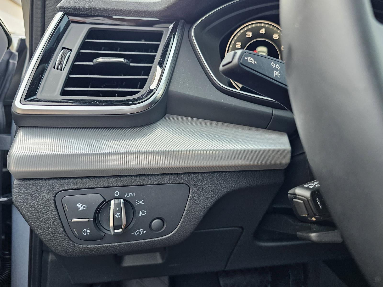 2025 Audi Q5 S line Premium 45 TFSI quattro