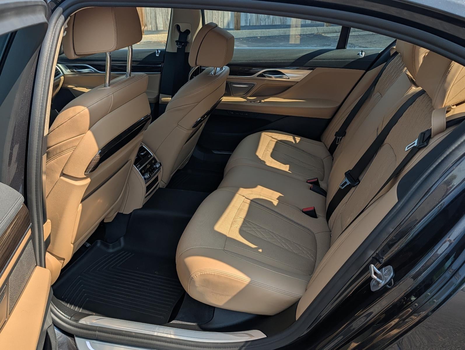 2022 BMW 750i xDrive Sedan