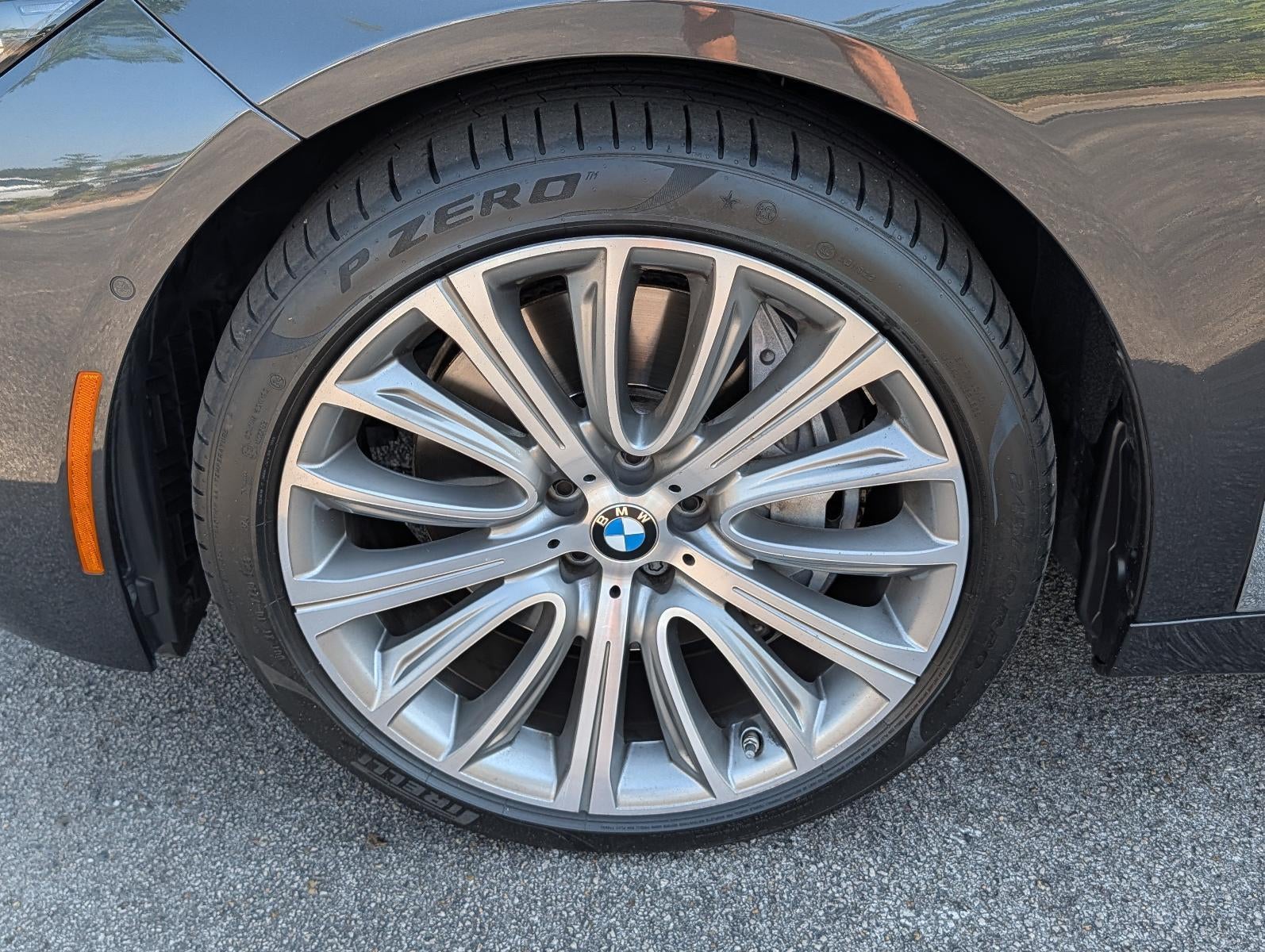 2022 BMW 750i xDrive Sedan