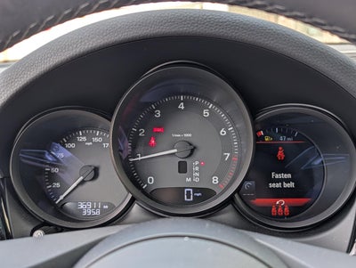 2023 Porsche Macan AWD