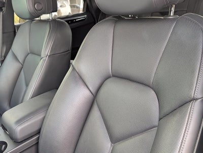 2023 Porsche Macan AWD