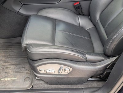 2023 Porsche Macan AWD