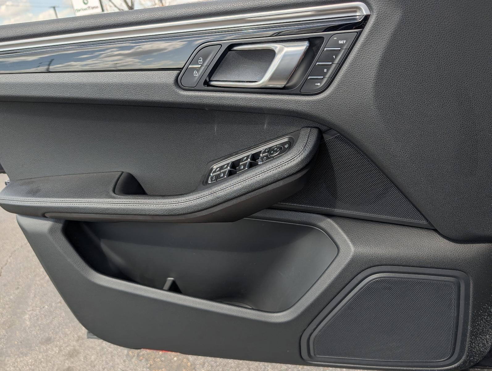 2023 Porsche Macan AWD