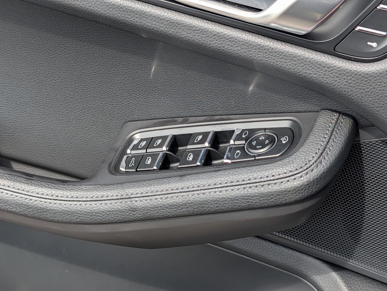 2023 Porsche Macan AWD