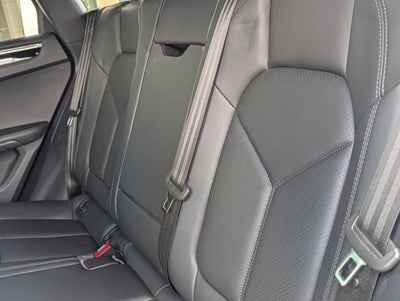 2023 Porsche Macan AWD