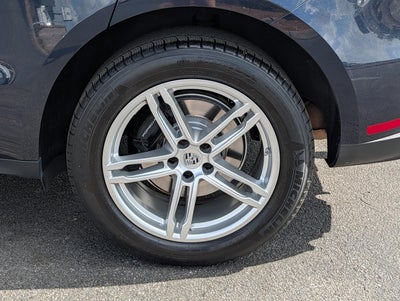 2023 Porsche Macan AWD