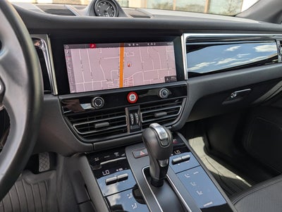 2023 Porsche Macan AWD