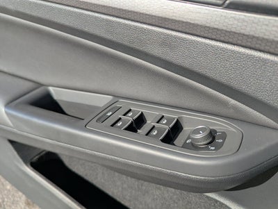 2023 Volkswagen Golf GTI 2.0T SE DSG