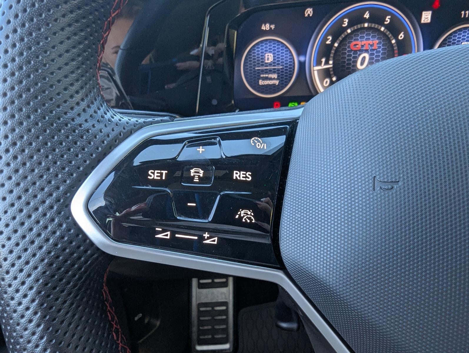 2023 Volkswagen Golf GTI 2.0T SE DSG