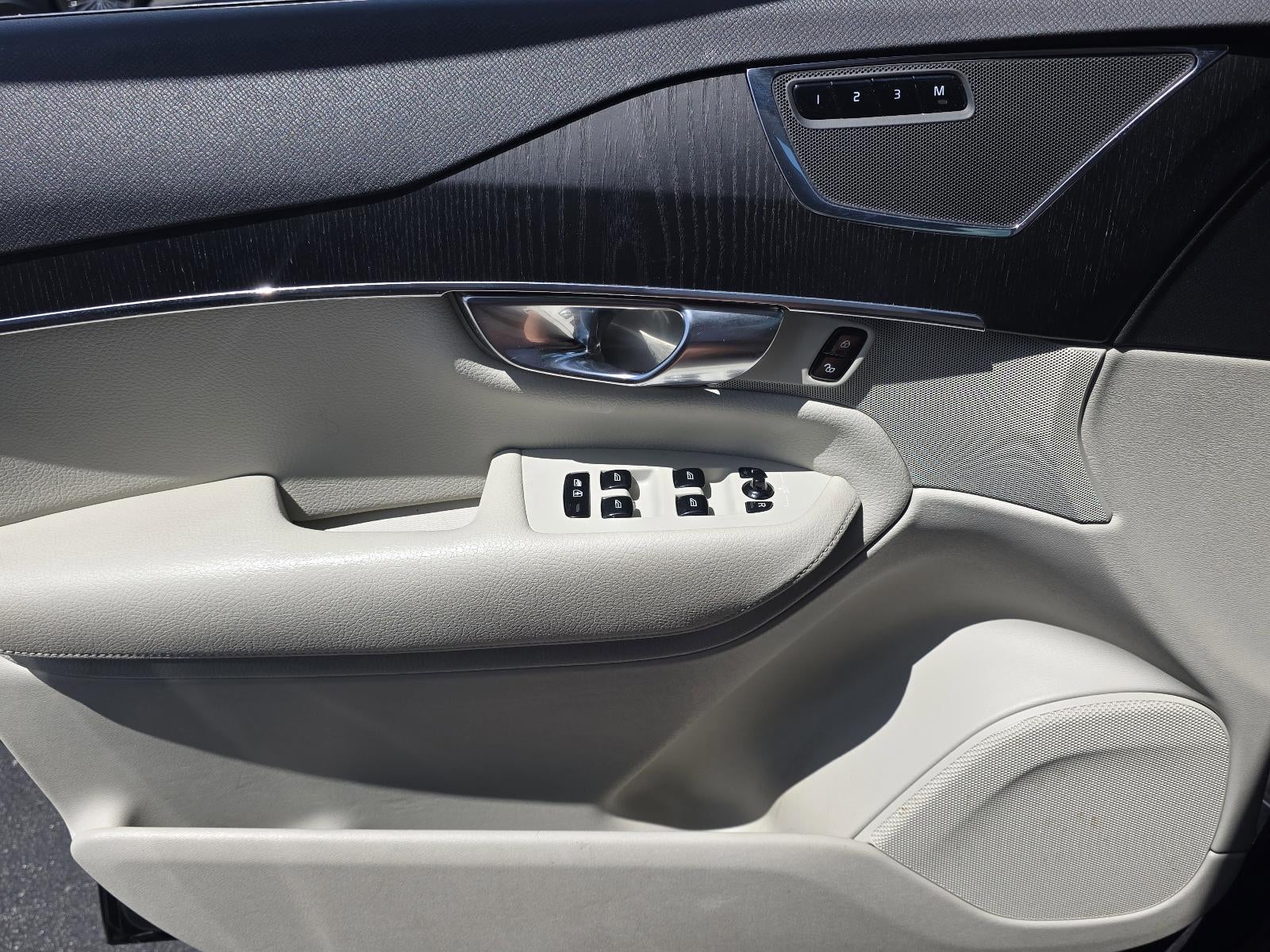 2020 Volvo XC90 T5 FWD Momentum 7 Passenger