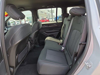 2025 Jeep Grand Cherokee Laredo 4x2