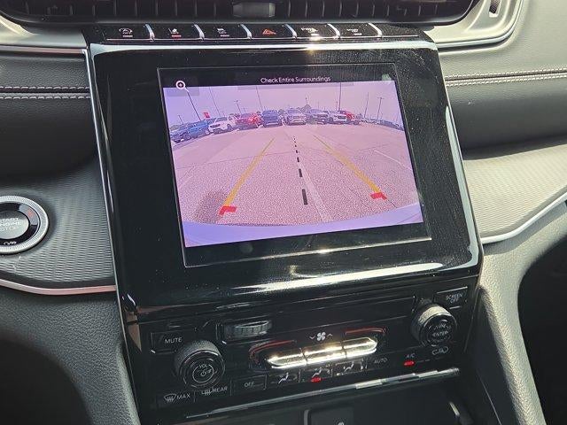 2025 Jeep Grand Cherokee Laredo 4x2