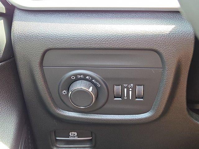 2025 Jeep Grand Cherokee Laredo 4x2
