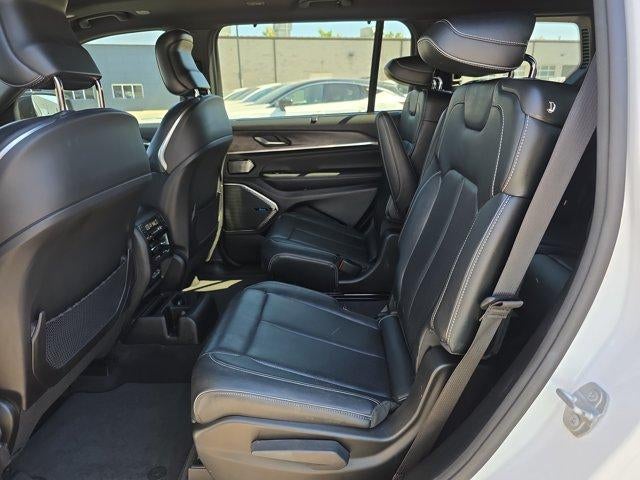 2022 Jeep Grand Cherokee L Overland 4x2
