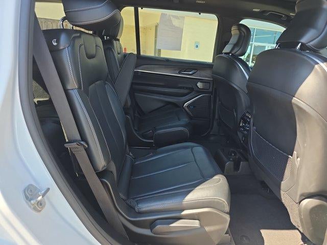 2022 Jeep Grand Cherokee L Overland 4x2