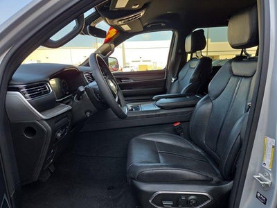 2024 Jeep Wagoneer L Series II 4x2 *Ltd Avail*