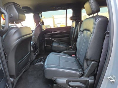 2024 Jeep Wagoneer L Series II 4x2 *Ltd Avail*